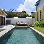 Villa Waterlily
