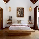 Villa Waterlily